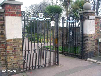 Gates to New Tavern Fort